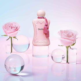 A CENTER Delilah flatlay of vanilla, musk and cashmere notes suggesting warm base
