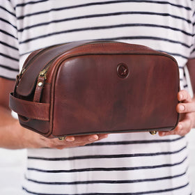 AARON LEATHER GOODS YKK zipper and metal hardware detail ensuring long-lasting function