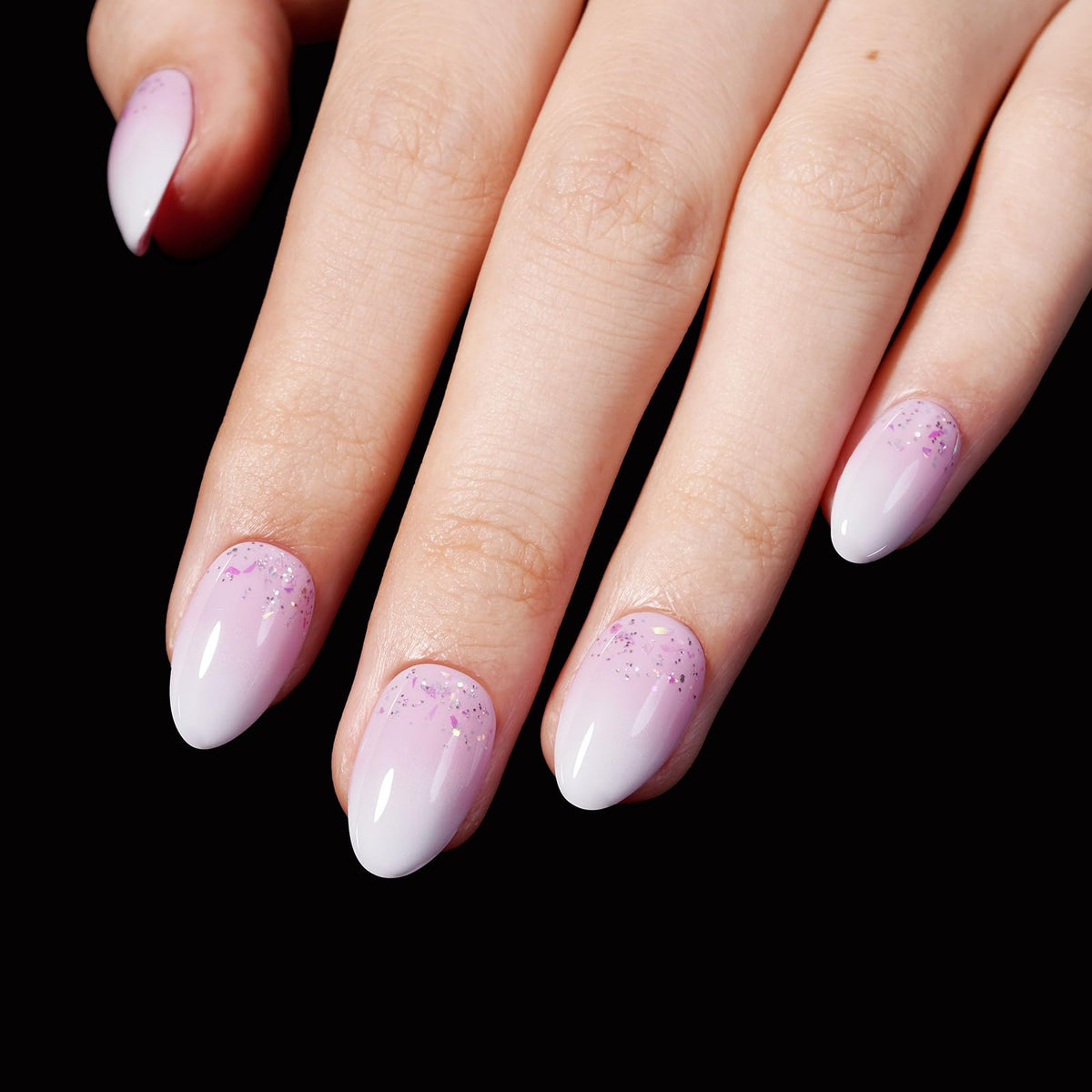 AILLSA polished style example illustrating compatibility with gels and nail polish
