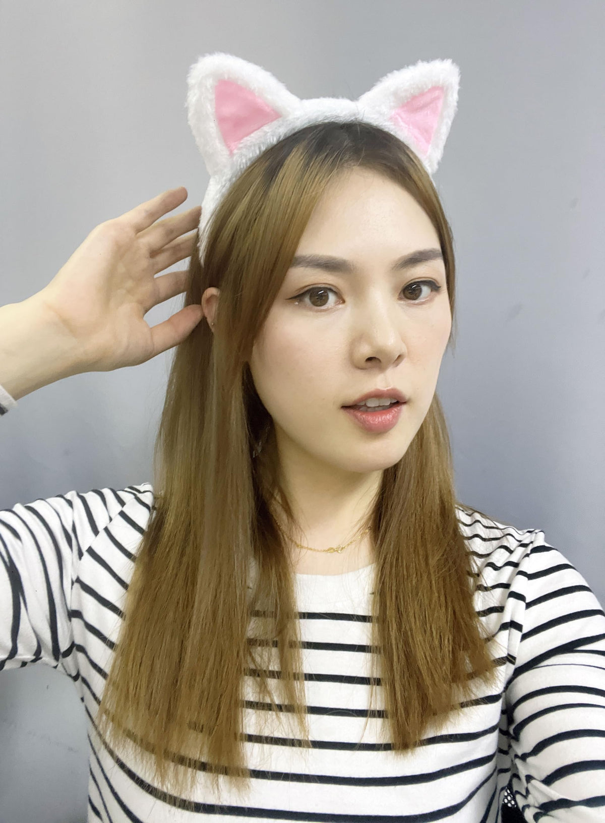 ajdvart side profile of headband displaying cat ear shape for cosplay benefit