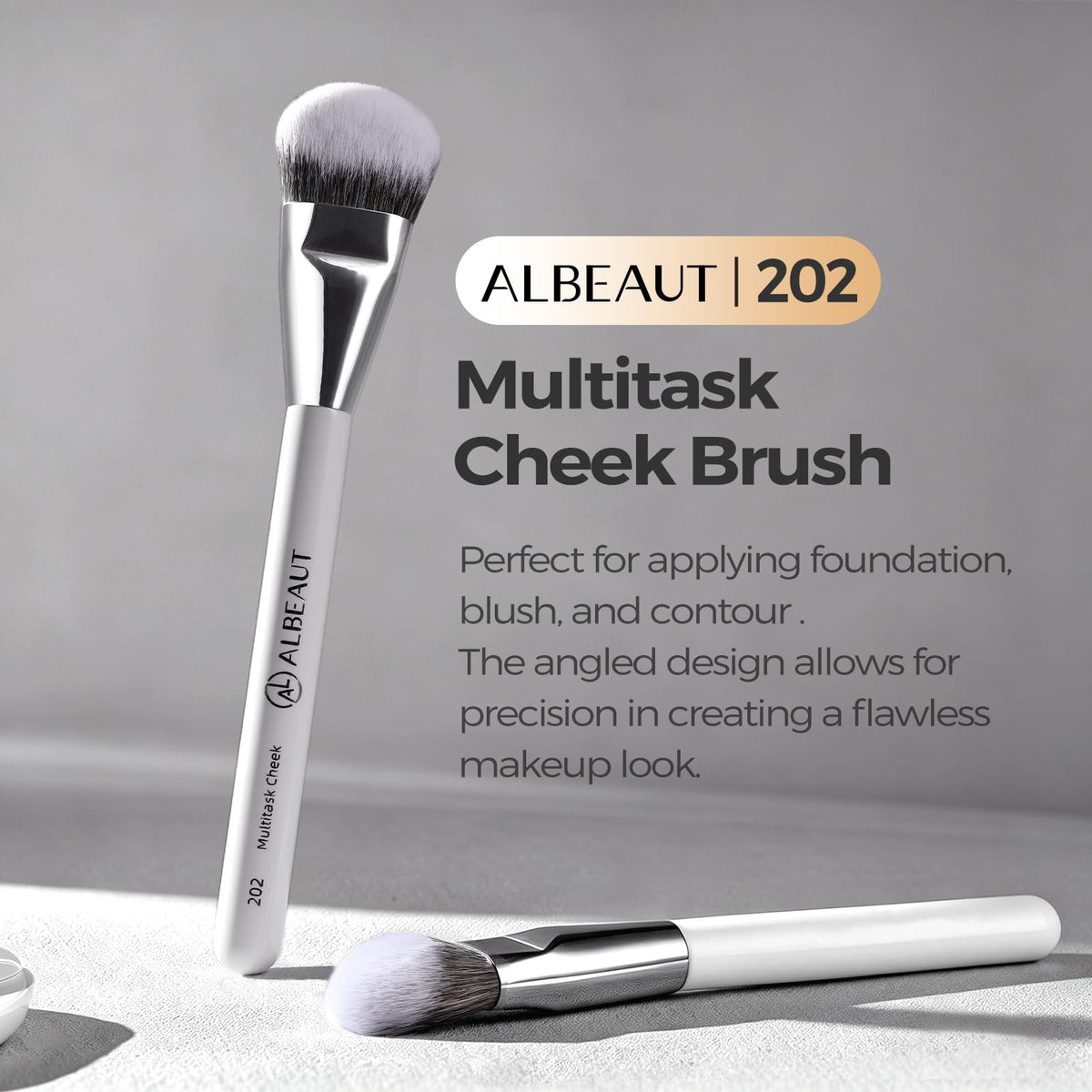 ALBEAUT close-up of dense synthetic bristles for streak-free cream blending