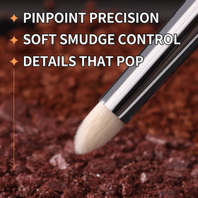 ALBEAUT smudging eyeliner with brush for controlled diffusion