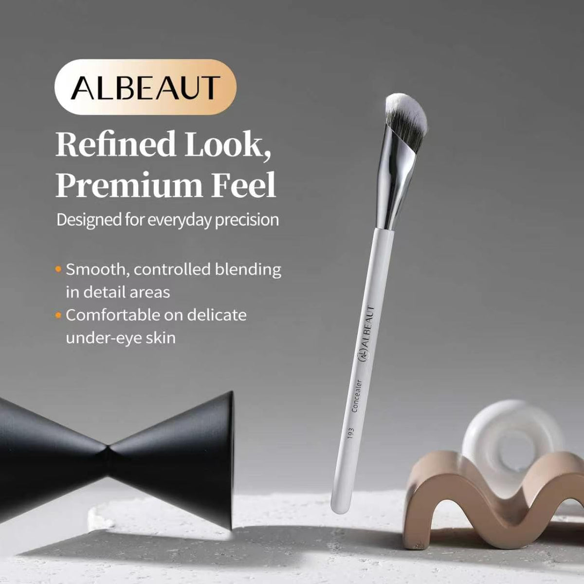 ALBEAUT brush size comparison in hand showing compact, travel-friendly scale
