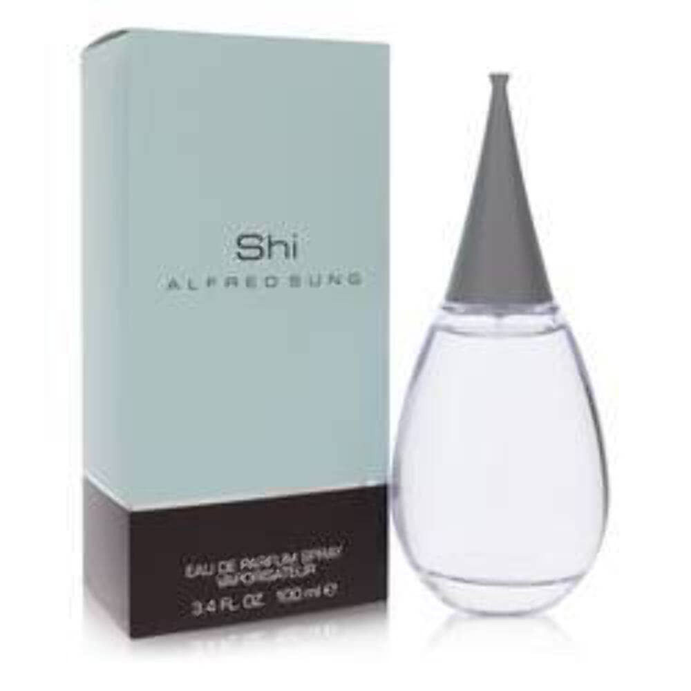 ALFRED SUNG Shi spray atomizer close-up highlighting fine mist application benefit