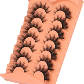 ALICROWN lifestyle model wearing fox-eye lashes for day look