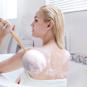 AmazerBath loofah in use cleaning a back illustrating easy reach