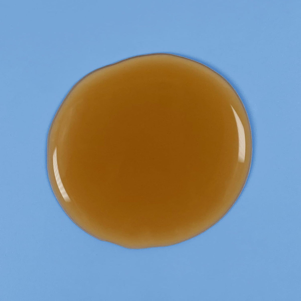 Amazon Basics shampoo lather in hand demonstrating cleansing action and scalp comfort benefit