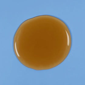Amazon Basics shampoo lather in hand demonstrating cleansing action and scalp comfort benefit
