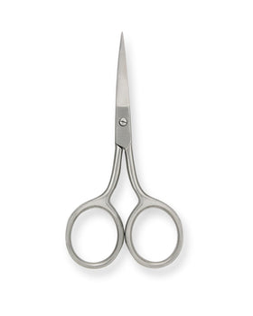 Amazon Basics spoolie brush in use styling brows for neat shape and polished everyday look