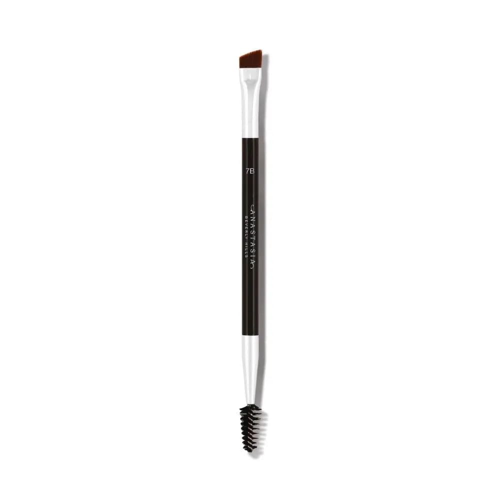 Anastasia Beverly Hills 7B front view showing angled brush for precise strokes
