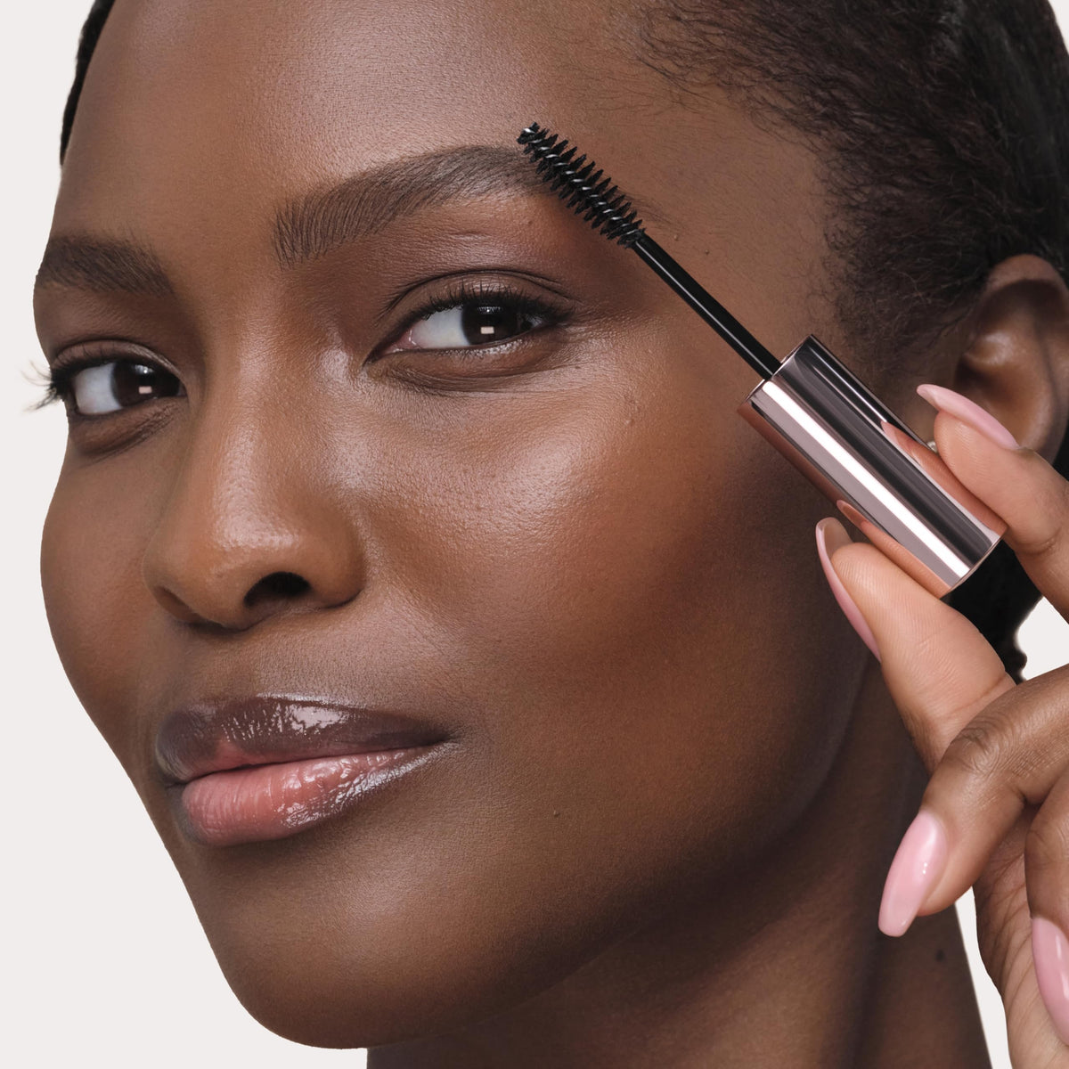 Anastasia Beverly Hills clear gel texture on applicator highlighting lightweight finish