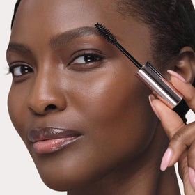 Anastasia Beverly Hills clear gel texture on applicator highlighting lightweight finish
