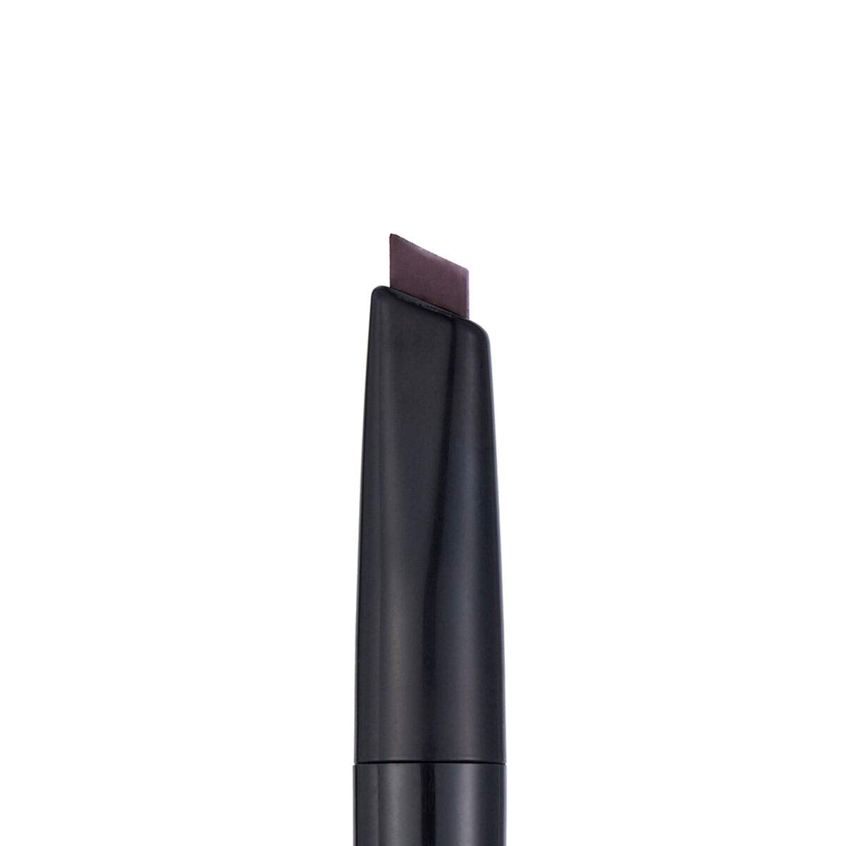 Anastasia Beverly Hills close-up of triangular tip for precise shaping