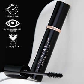 Anastasia Beverly Hills applying mascara to lashes for instant length and lift