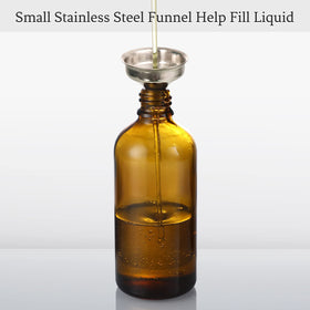 AOZITA hand holding bottle to show 120ml scale and portable convenience