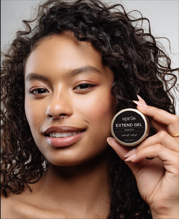 APRÉS product in use seating a Gel-X tip, highlights secure hold during placement