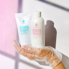 ARCTIC FOX latex-free gloves and mixing tools flat lay for safer application