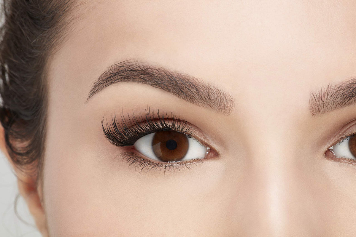 Ardell lash being placed with magnetic cap for faster application