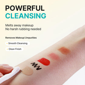 Ariul wipe removing mascara demonstrating effective, non-rubbing makeup removal
