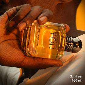 Armani Beauty chestnut concept close-up illustrating the fragrance's warm note