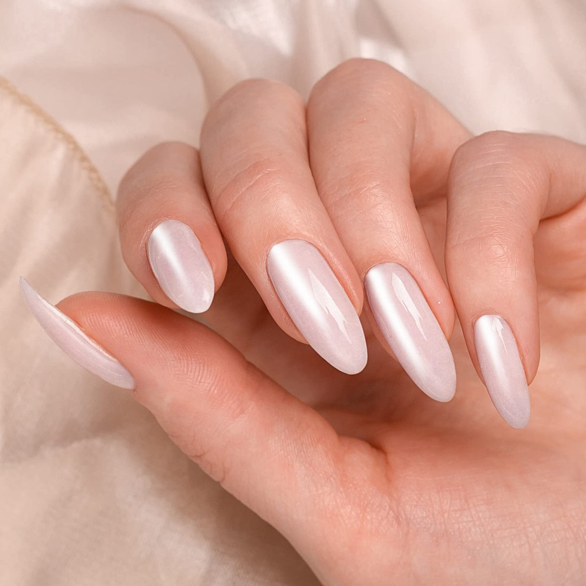 Artdone finished single nail with mirror chrome effect showcasing reflective pearlescent shine
