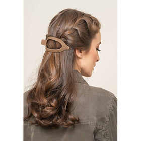 ATODEN clip held in hand to show 4.7-inch size and easy handling benefit