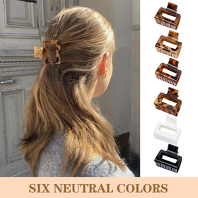 Auseibeely worn in hair half-up style demonstrating hold and style benefit