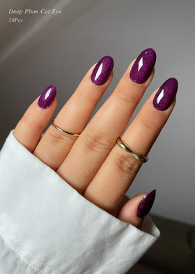 AutyaMee close-up texture of gel strip highlighting reflective cat eye effect
