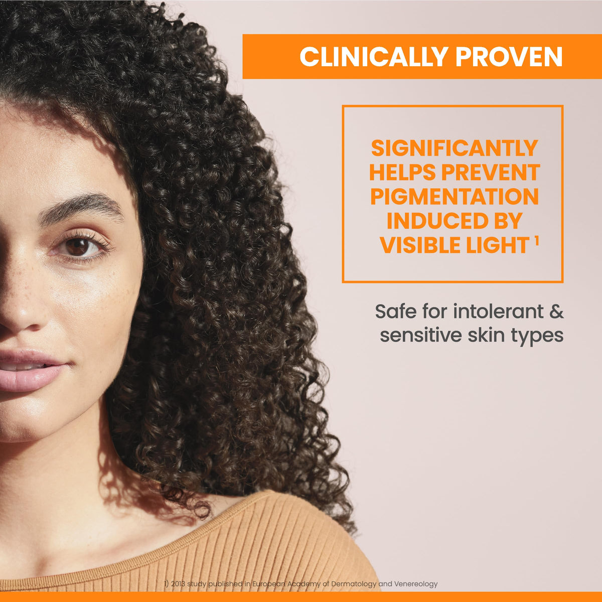Avène cream-to-powder texture close-up demonstrating smooth matte effect