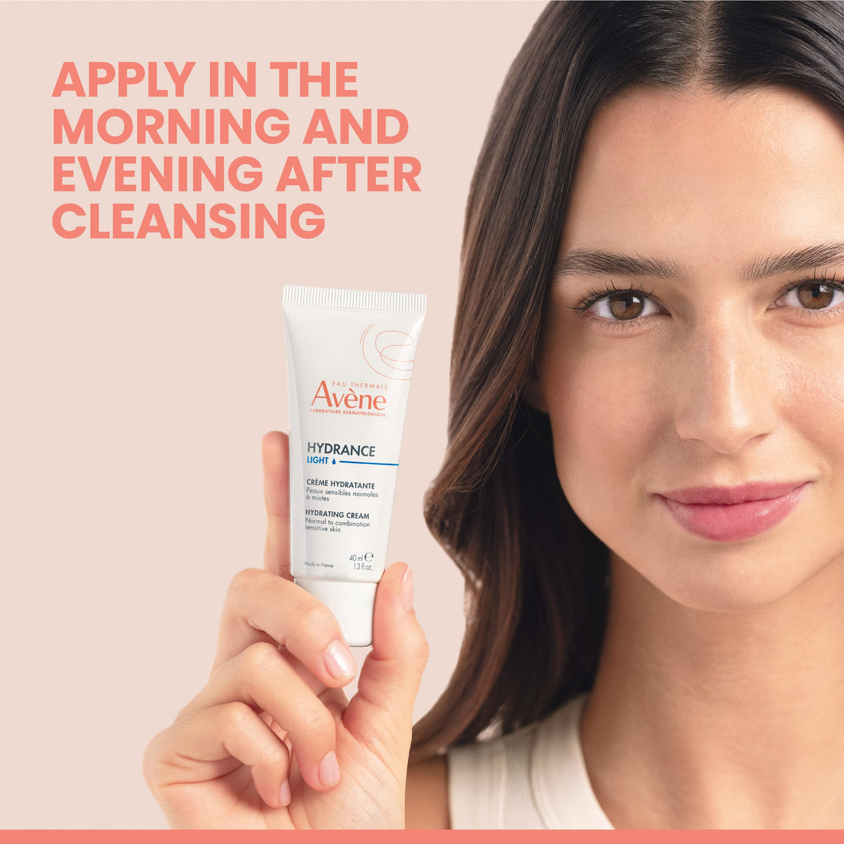 Avène Hydrance LIGHT applied on cheek demonstrating mattifying, hydrated look