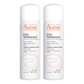 Eau Thermale Avène spraying mist evenly for instant skin comfort and refreshment