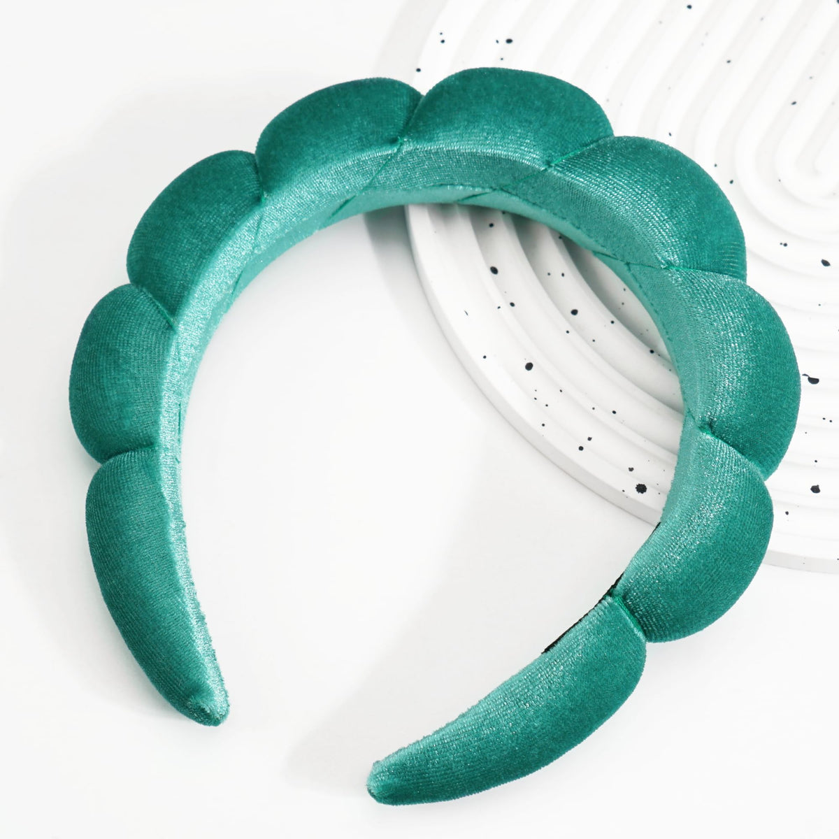 Ayesha headband seam and edge detail preventing ear pinching