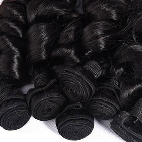 Ayolvou installed high ponytail on model demonstrating volume and natural movement advantage