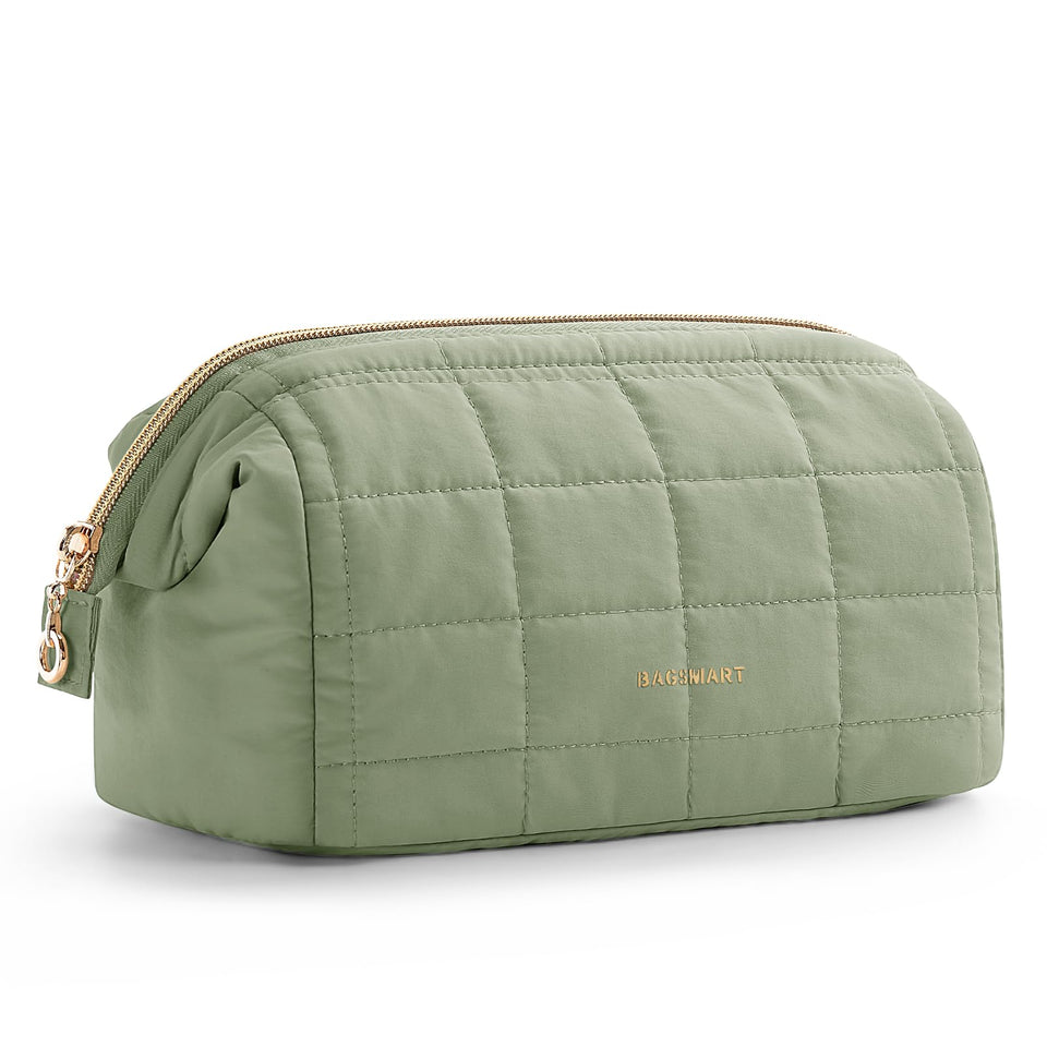 BAGSMART front view mossy green bag showing compact protection