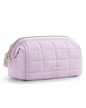 BAGSMART front view showing zipper and roomy storage benefit
