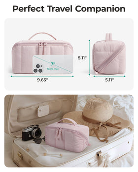 BAGSMART sturdy handle being held for convenient travel carrying