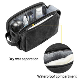 BAGSMART close-up of PVC wet pocket protecting dry items from leaks