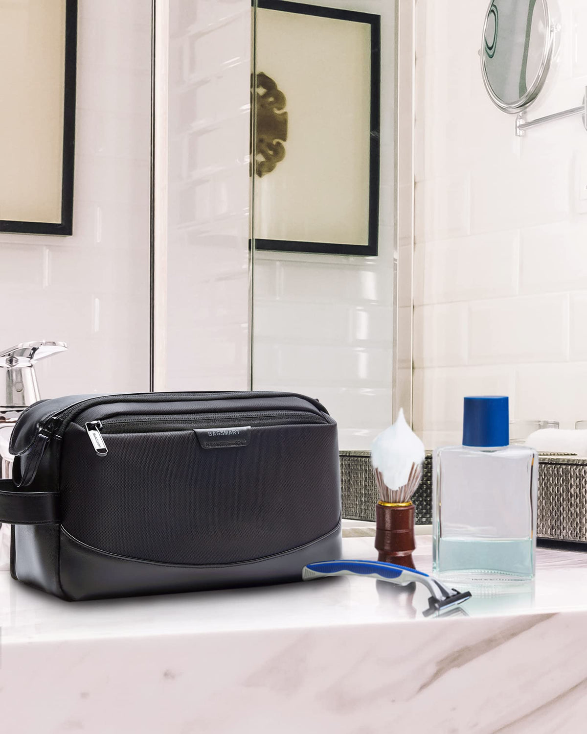 BAGSMART PU leather handle and robust double zipper for durability and easy carrying