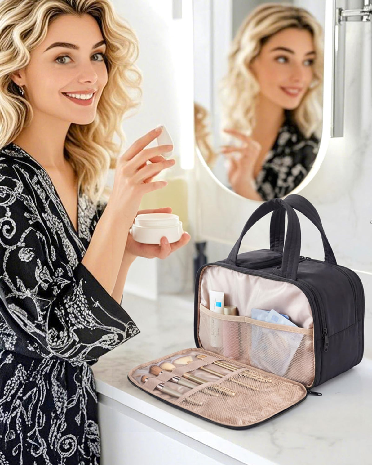 BAGSMART close-up of zipper and soft handle highlighting durable hardware and comfortable grip