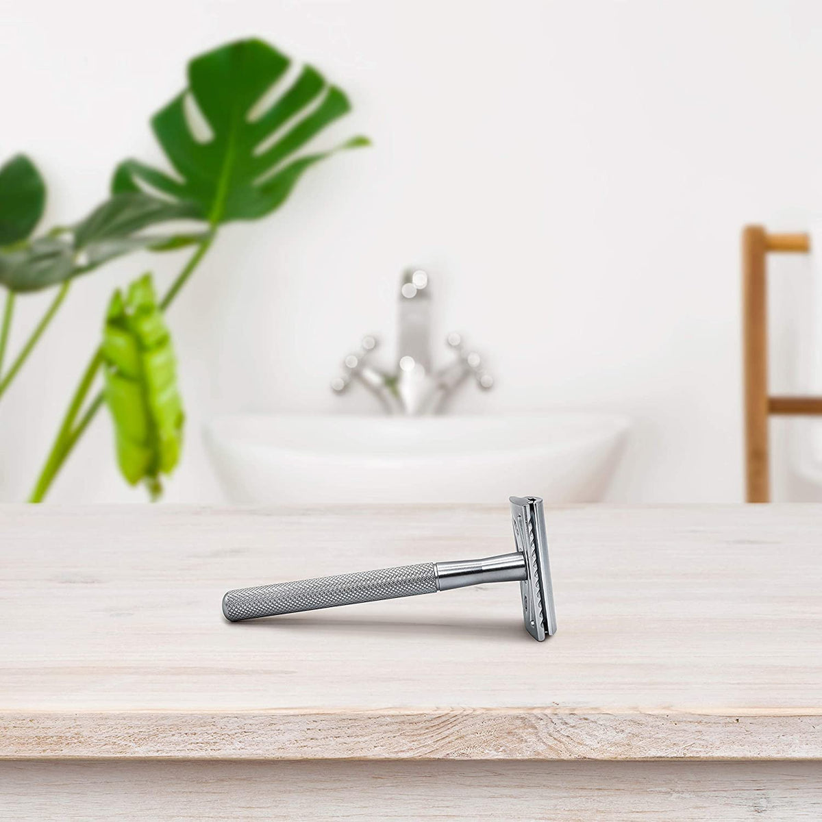 Bambaw razor handle close detail for secure grip and steady control