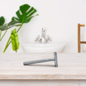 Bambaw razor handle close detail for secure grip and steady control