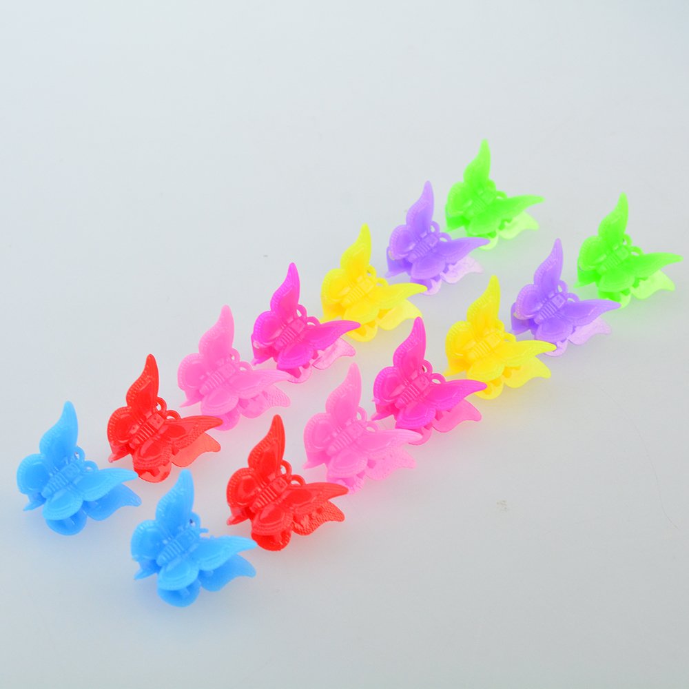 Bantoye clips worn in child hair demonstrating secure hold and style