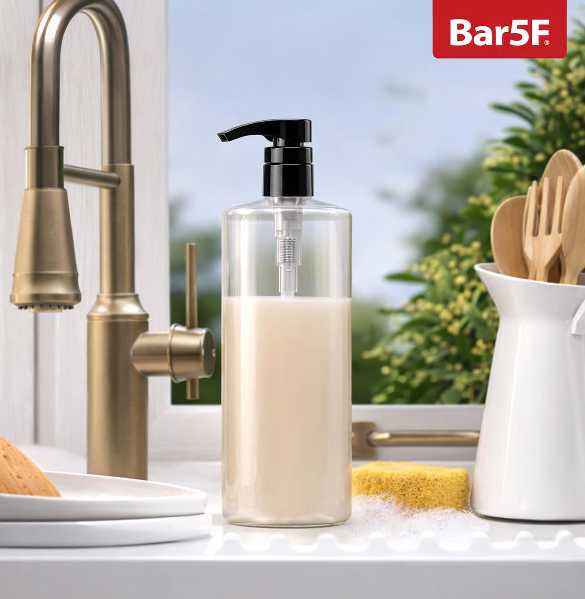 Bar5F dispensing shampoo into palm to show accurate controlled dispensing