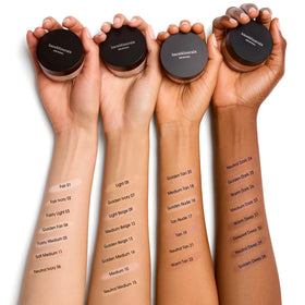 bareMinerals label highlighting clean ingredient list and skin-friendly benefit