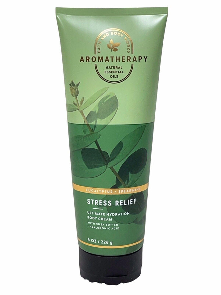 Bath & Body Works eucalyptus and spearmint front view showing label and hydration benefits