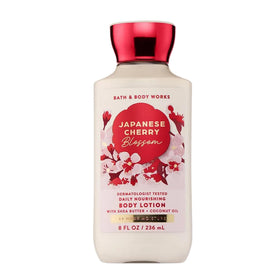 Bath & Body Works front bottle showing product and sizing benefit