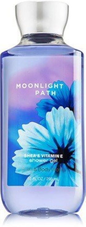 Bath & Body Works Moonlight Path shower gel in use on loofah demonstrates rich lather and cleansing benefit