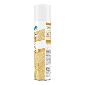 Batiste roots application demo on blonde hair illustrating instant mattifying effect