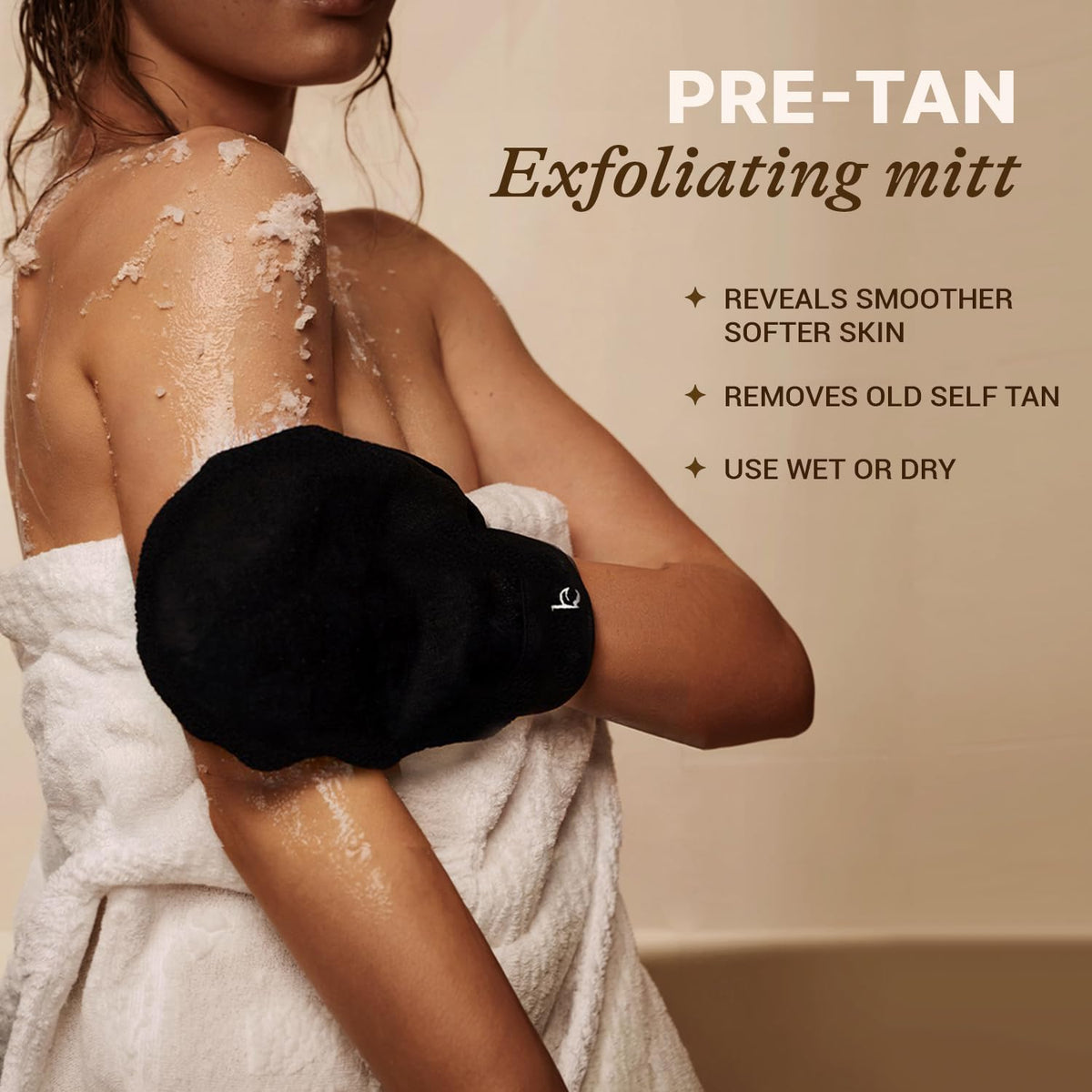 Beauty by Earth close-up of hand inside mitt showing palm protection and mess-free tanning