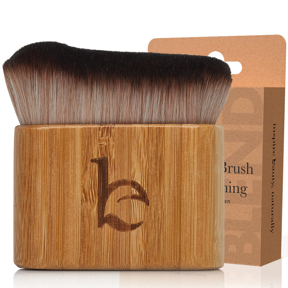 Beauty by Earth kabuki brush front view showing dense bristles and rounded head for even tanning